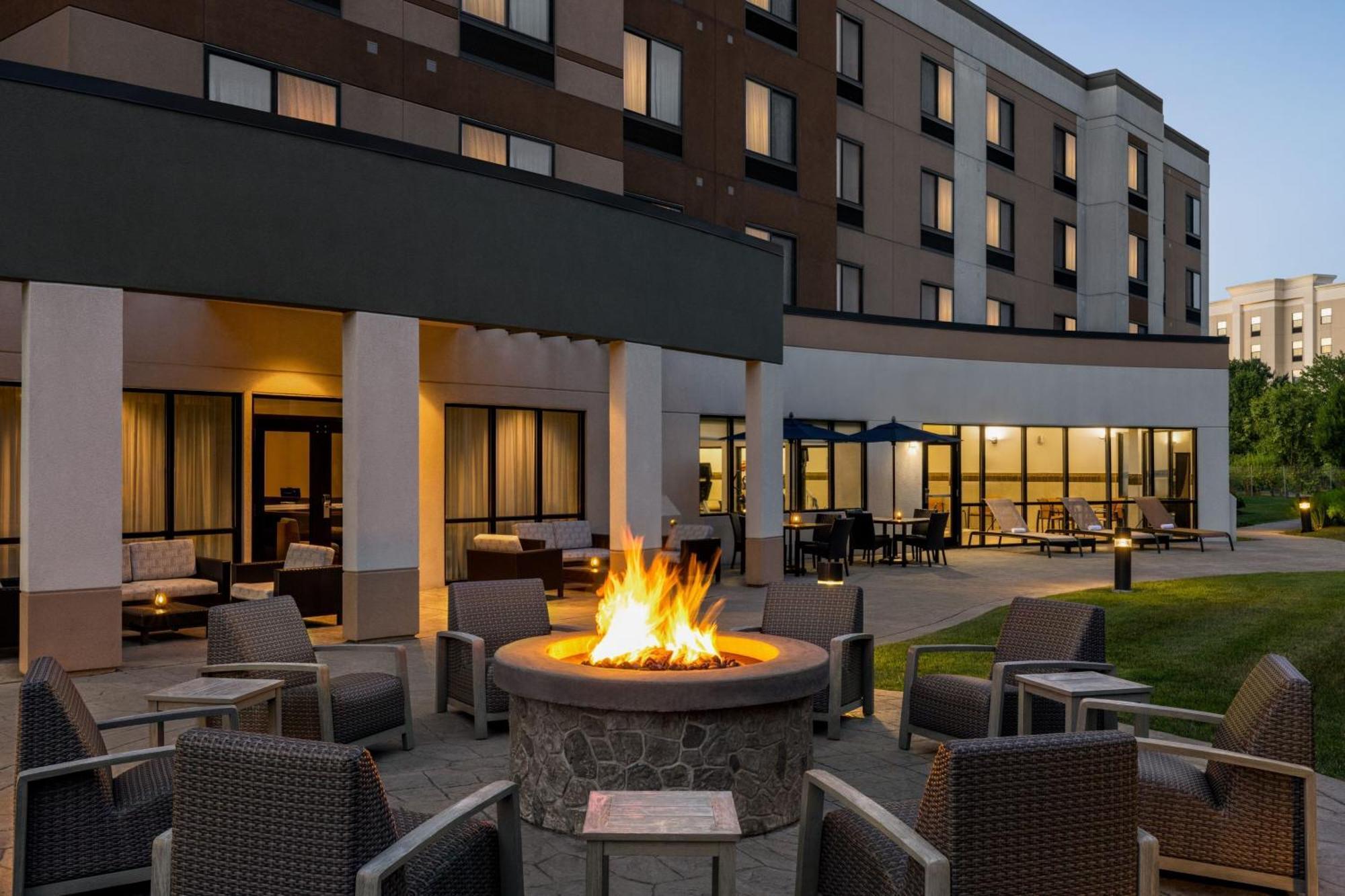 Hotel Courtyard By Marriott Arena