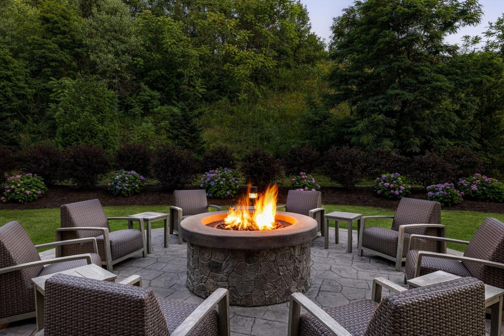 Courtyard By Marriott Arena Hotel 3*