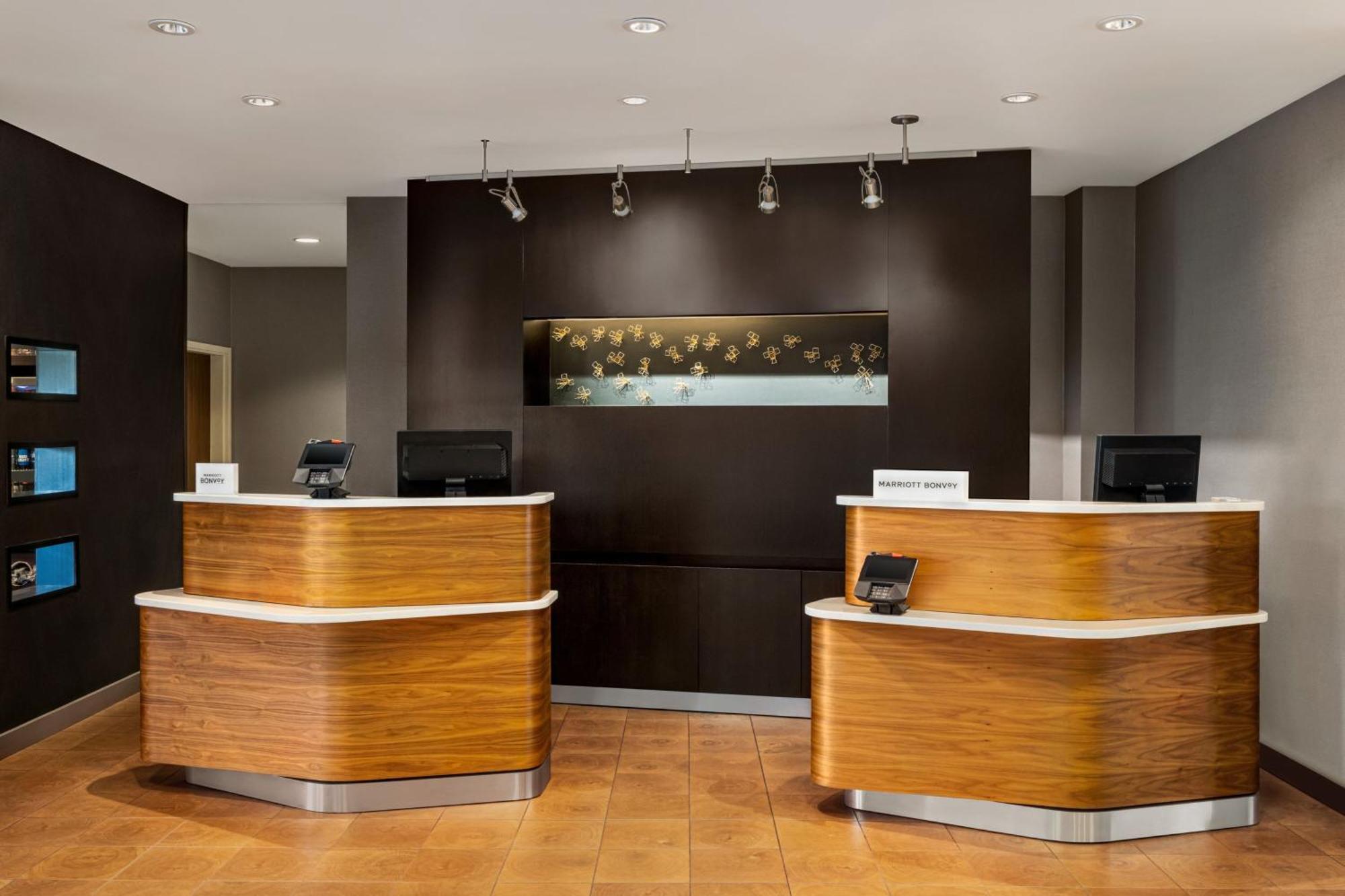 Courtyard By Marriott Arena Hotel 3*