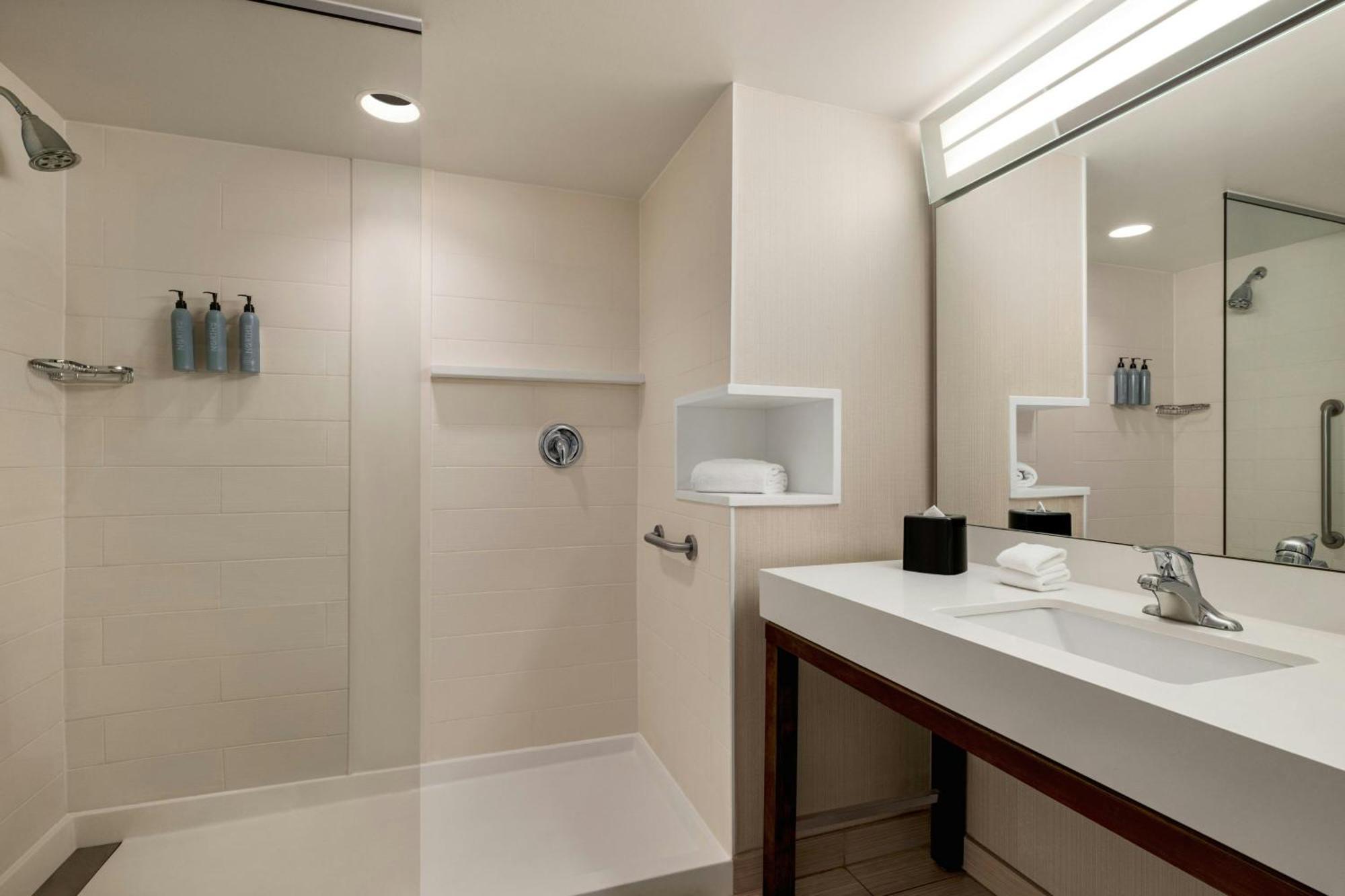 Courtyard By Marriott Arena