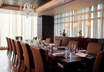 Hotel Courtyard By Marriott Arena 3*