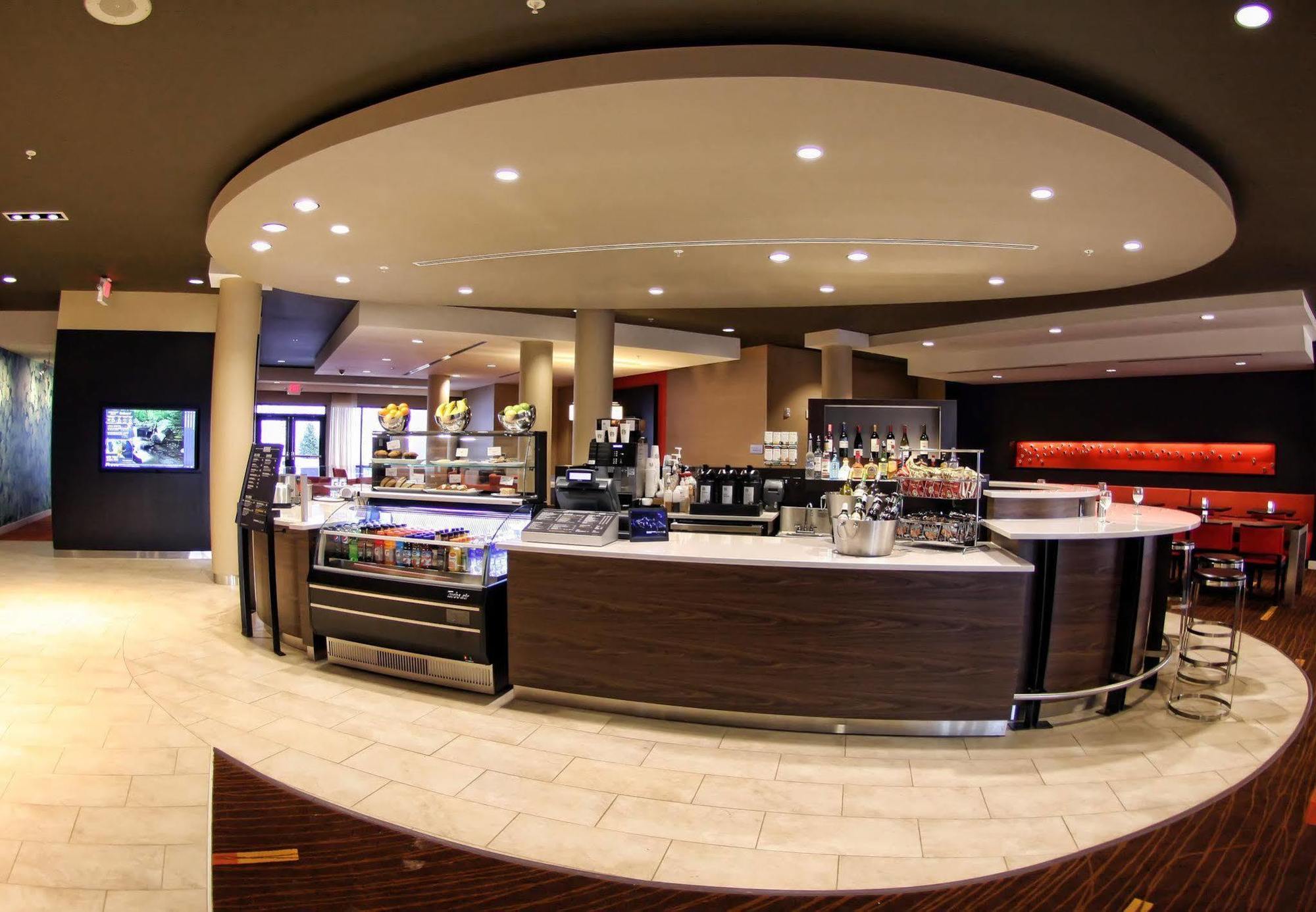 Hotel Courtyard By Marriott Arena 3*