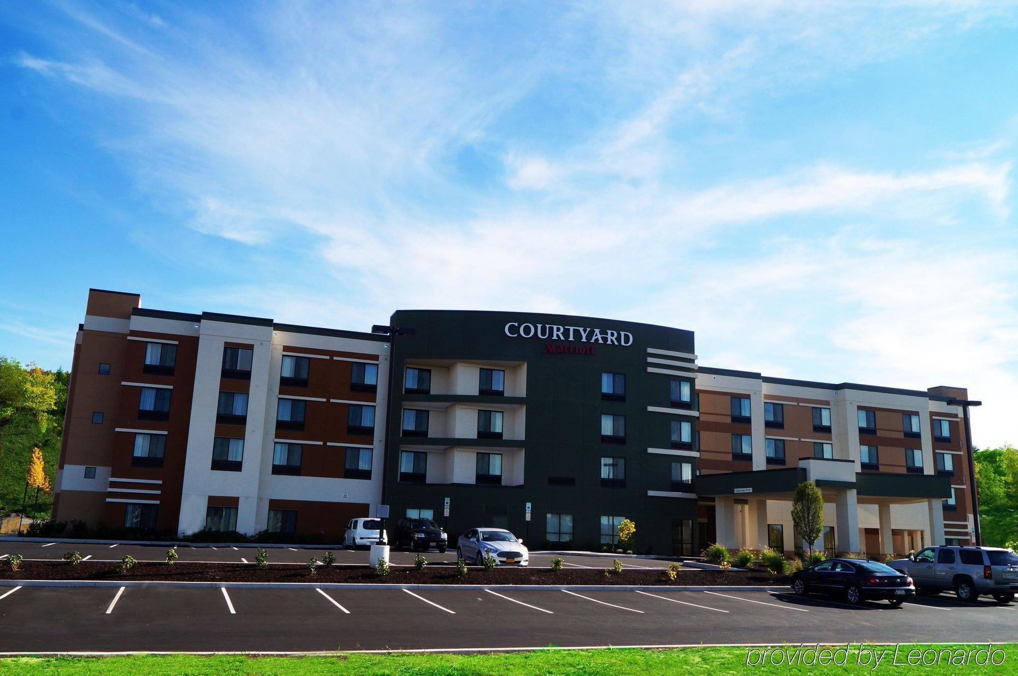 Hotel Courtyard By Marriott Arena 3*