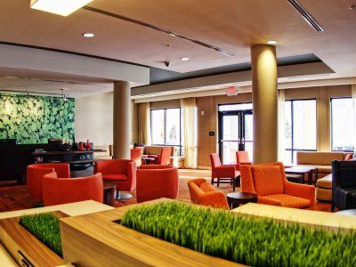 Courtyard By Marriott Arena Hotel