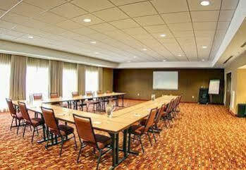 Courtyard By Marriott Arena Hotel 3*